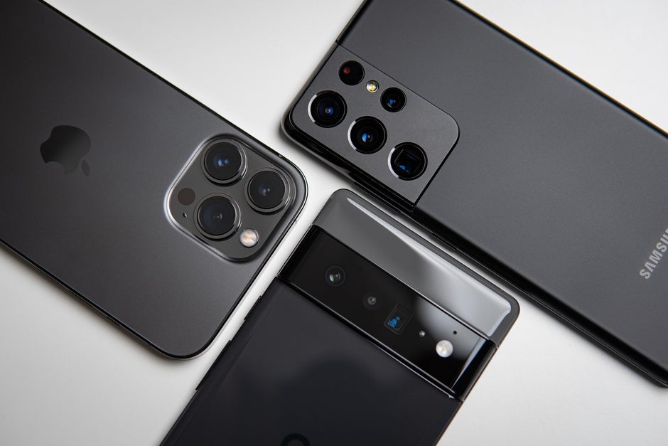 Pixel 6 Pro vs iPhone 13 Pro Max vs Galaxy S21 Ultra: Night Mode Camera Comparison 4 Pixel 6 Pro vs iPhone 13 Pro Max vs Galaxy S21 Ultra: Night Mode Camera Comparison