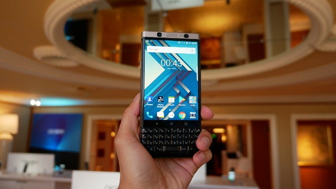 BlackBerry KEYone in bronze hands-on