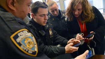 36K NYPD cops start swapping their Lumia handsets for an Apple iPhone 7 or iPhone 7 Plus