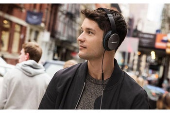 Deal: Bose QuietComfort 25 headphones on sale for 40% off, you save $120