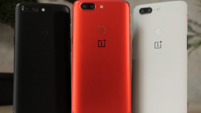 Lava Red OnePlus 5T unboxing and first look
