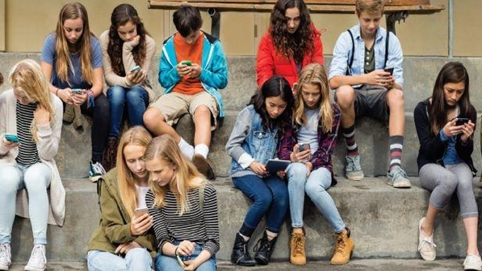 Survey shows that 47% of U.S. parents think their kids are addicted... to mobile devices