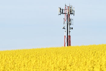 FCC fronting carriers $4.5B for 10Mbps speeds in rural areas, T-Mobile's 5Mbps offer shot down