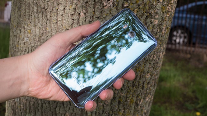 HTC U12's design language to include a unique matte white finish variant