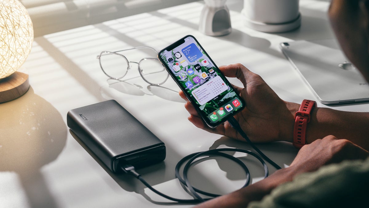 Deal Alert! This 22.5W USB-C 20,000mAh Battery Pack is A Must Have