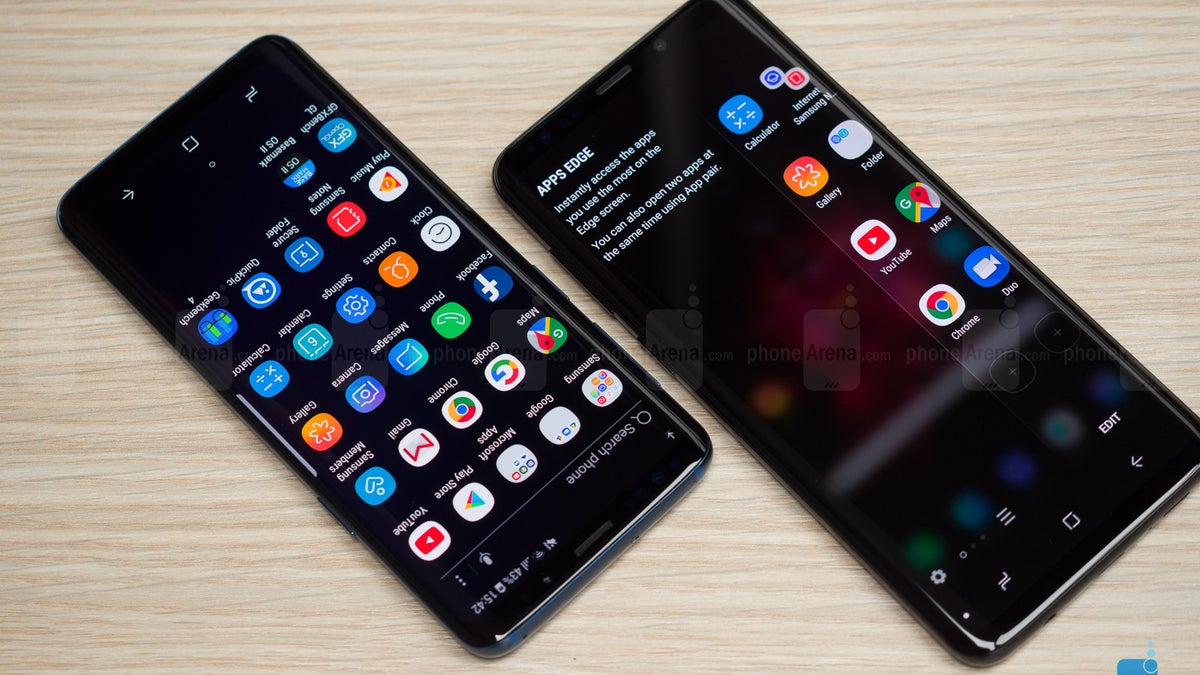 Minimalistic or heavy user interface: what do you prefer?