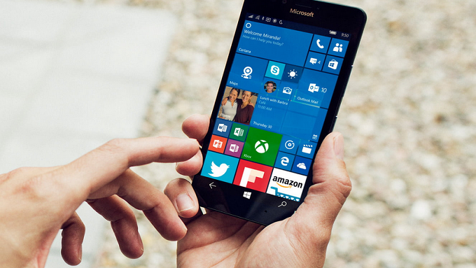 Former Microsoft executive blames carriers and manufacturers for Windows Phone's failure