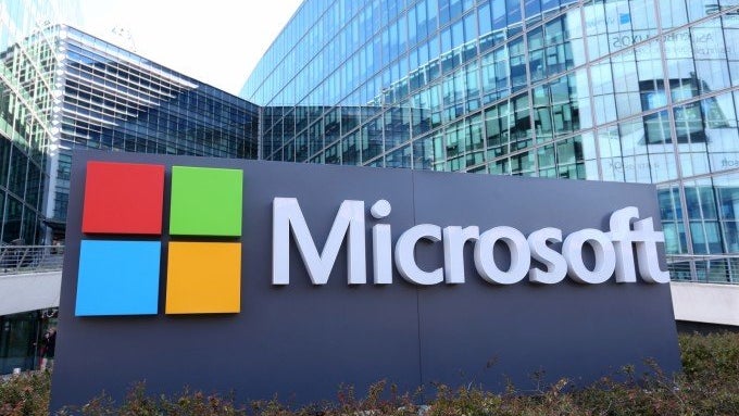 Microsoft to produce $400 Surface Tablets to compete with the Apple iPad?