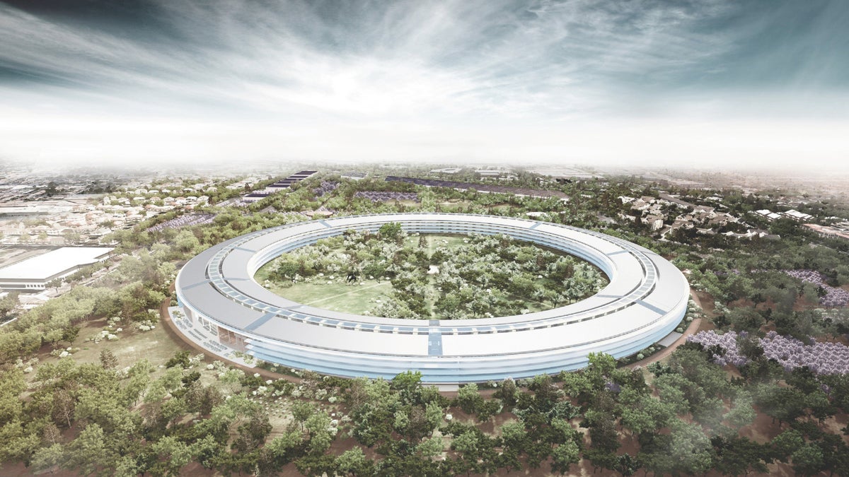 Apple sets sights on East Coast campus