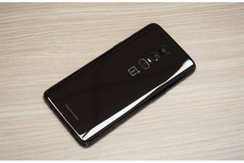 Here is why OnePlus 6 doesn't have wireless charging