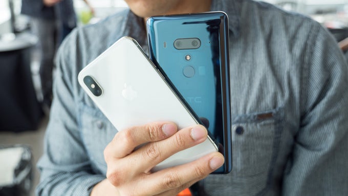HTC U12+ vs Apple iPhone X: first look