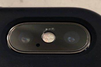 Cracks are mysteriously appearing on the Apple iPhone X dual-camera glass cover