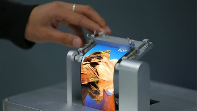 Huawei chooses BOE Technology to build OLED flexible displays for future foldable smartphones
