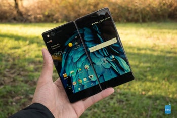Canceled Samsung foldable phone prototype appears, resembles the ZTE Axon M