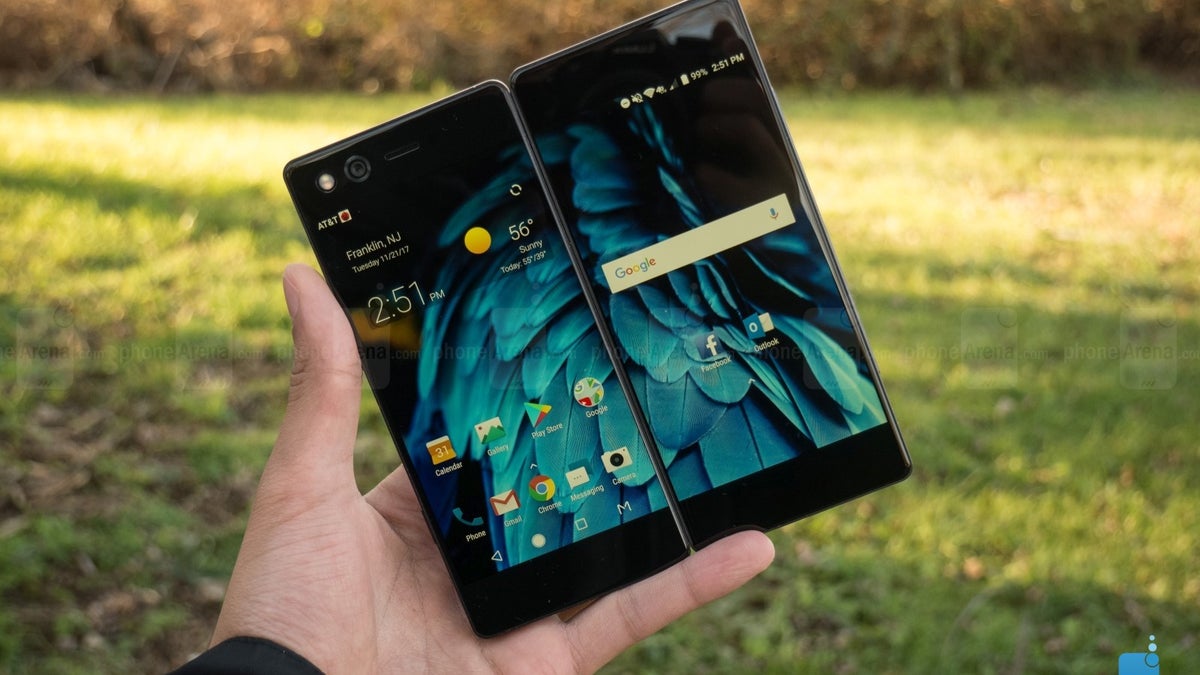 Canceled Samsung foldable phone prototype appears, resembles the ZTE Axon M