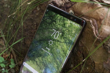 Samsung has just patented a new bezel-less design construction method