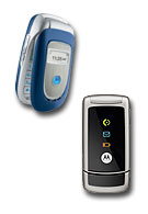 Motorola unveils two clamshell cellphones at the 3GSM