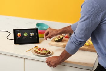 Amazon launches Show Mode Charging Dock for Fire HD tablets