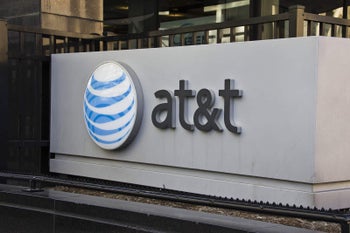AT&T agrees to pay a $5.25 million fine for nationwide 911 outages