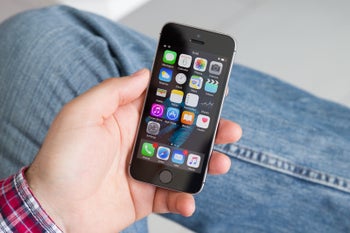 Deal: AT&T offers the iPhone SE for just $49.99 on prepaid