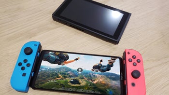 Alleged Honor Note 10 spy shots size the behemoth up with a Nintendo Switch