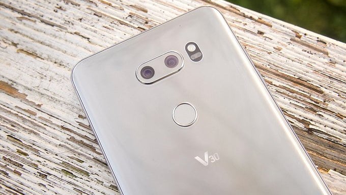 July security update is here for Verizon's LG V30 and Moto Z2 Force