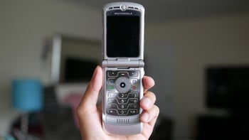 Remembering the Motorola RAZR V3: the phone that redefined beauty & design