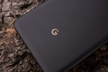 Google working on a charging dock with Assistant integration for the Pixel 3