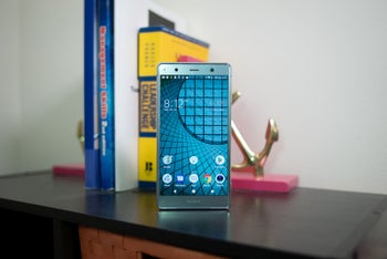 Sony Xperia XZ2 Premium starts shipping in the US, still terribly overpriced