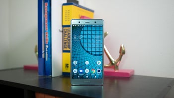 Sony Xperia XZ2 Premium starts shipping in the US, still terribly overpriced