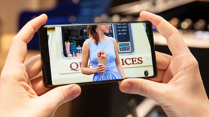 Deal: AT&T will let thee... buy one Note 9, get a Note 9 for free