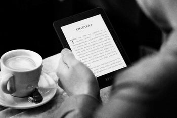 Amazon pulls the plug on Kindle Voyage sales, reminding us e-readers are still a thing