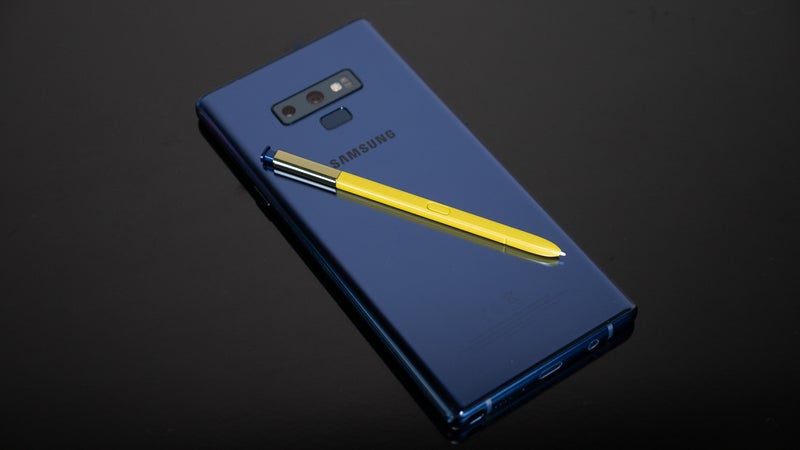 The Galaxy Note 9 S Pen lets you take pictures from a distance, and it's great fun!