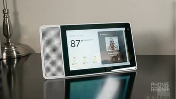 Lenovo's smaller Smart Display now comes bundled with free Google Home Mini