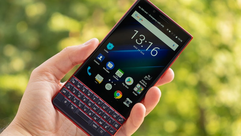 BlackBerry KEY2 LE vs KEY2: Specs comparison and main differences