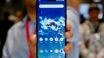 LG G7 One hands-on preview: LG's first Android One phone is fast and looks good