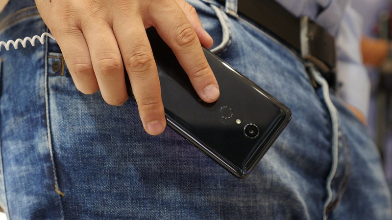 LG G7 Fit hands-on: LG's newest mid-ranger doesn't make a really strong case for itself