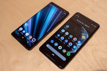 Sony Xperia XZ3 vs Google Pixel 2 XL: first look