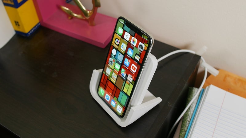 Logitech POWERED Wireless Charging Stand hands-on: More power, faster charging