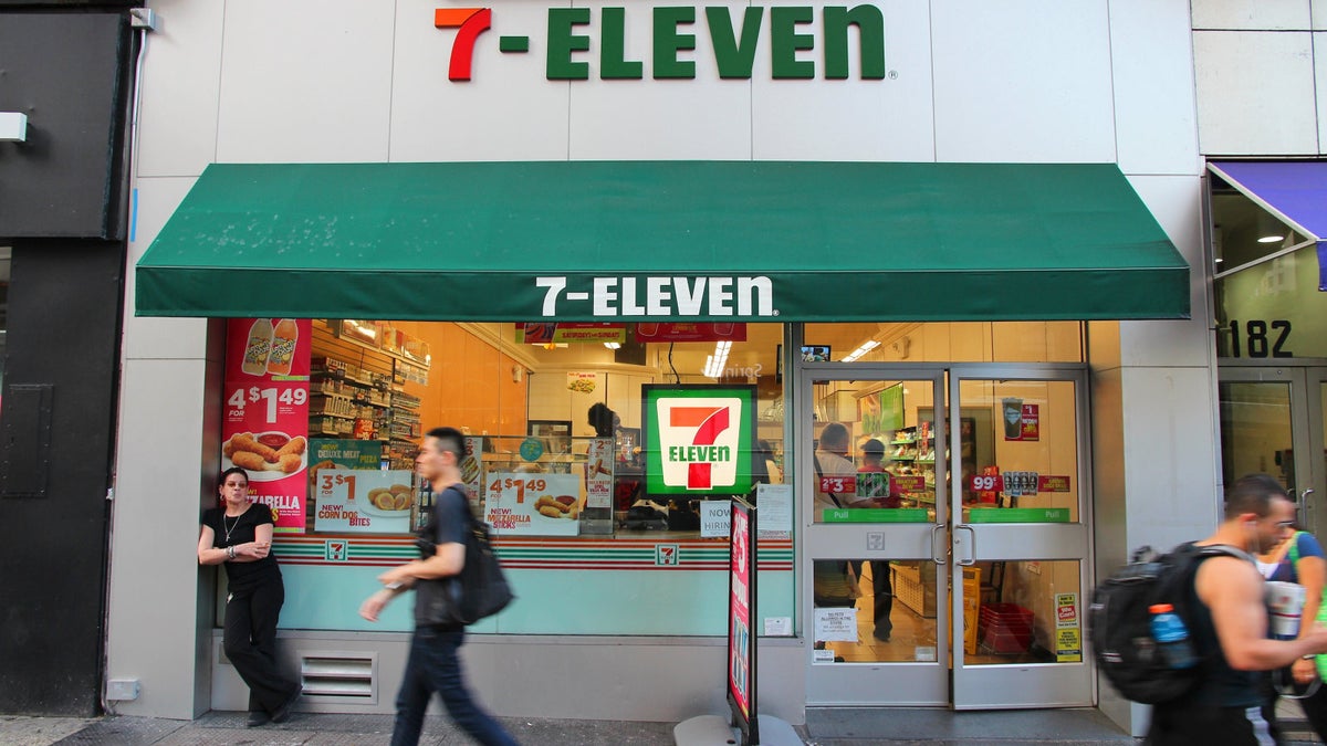 7-Eleven stores land Apple Pay support, late-night munchers now only need an iPhone