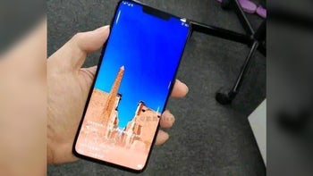 Huawei Mate 20 Pro appears in new hands-on photo