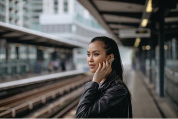 Sony Xperia Ear Duo update adds some nifty features on Android and iOS