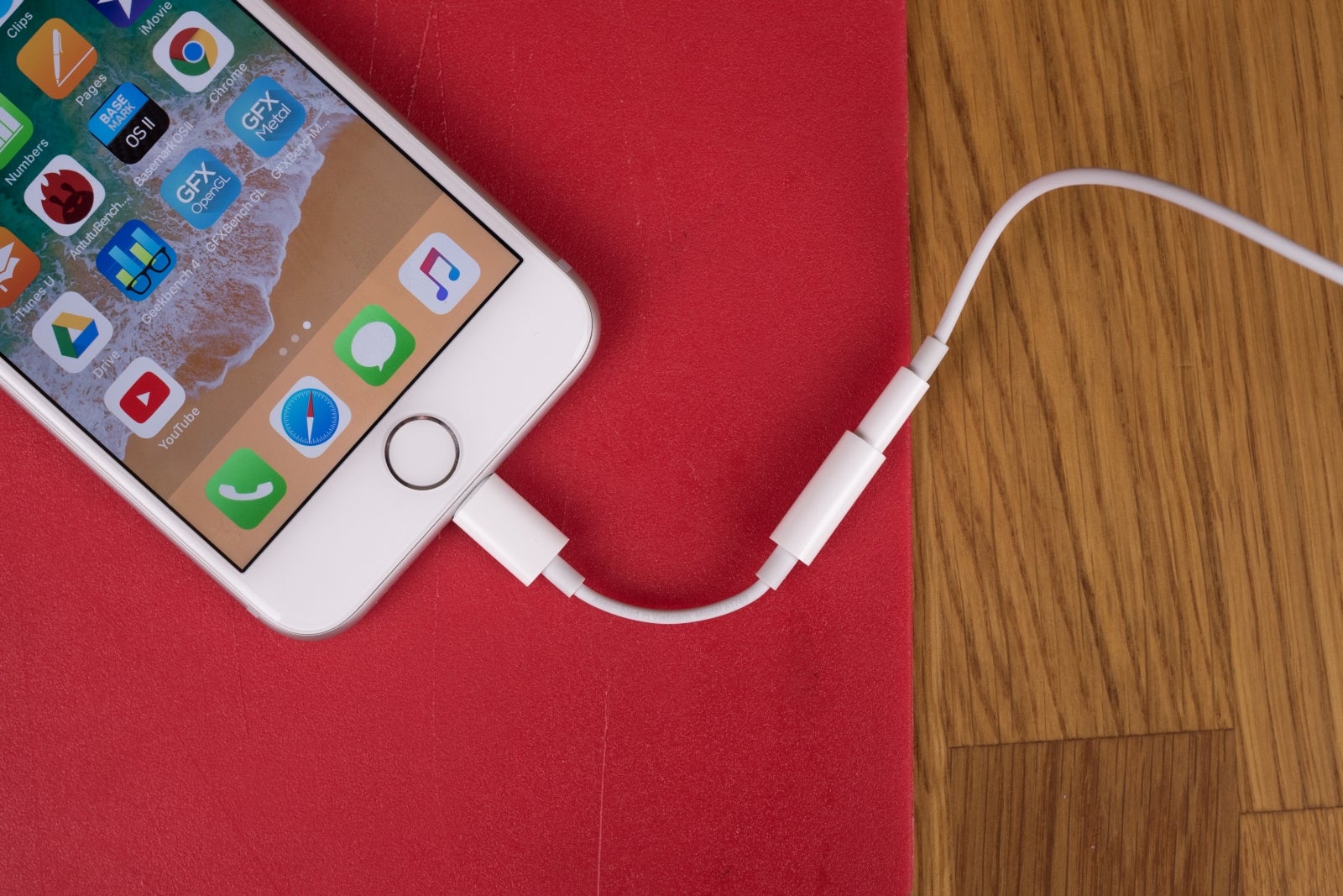 New iPhones will no longer have the Lightningtojack adapter included