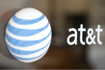 AT&T expects 5G to bring back carrier-locked smartphones