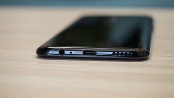 OnePlus asks fans what's their favorite OnePlus 6 feature, gets mocked over lack of headphone jack
