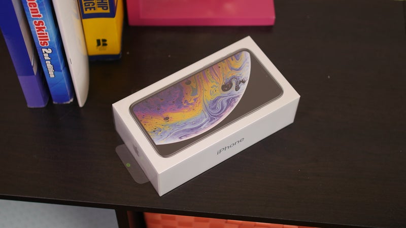 Apple iPhone XS: unboxing and first look