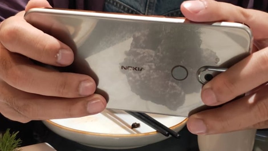 Alleged Nokia 7.1 (Plus) surfaces in live images
