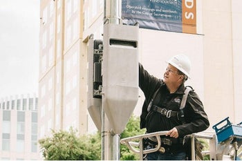 FCC passes order designed to force state and local governments to make quick decisions on 5G cells