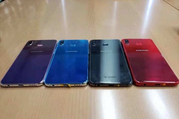 Samsung Galaxy A6s shows off a range of gradient colors in hands-on images