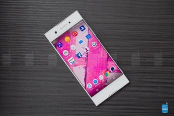Deal: Grab a Sony Xperia XA1 for $189, free wireless speaker and 128GB card included